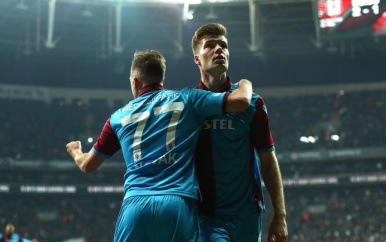UEFA sluit koploper Trabzonspor voor één seizoen uit van Europees voetbal.