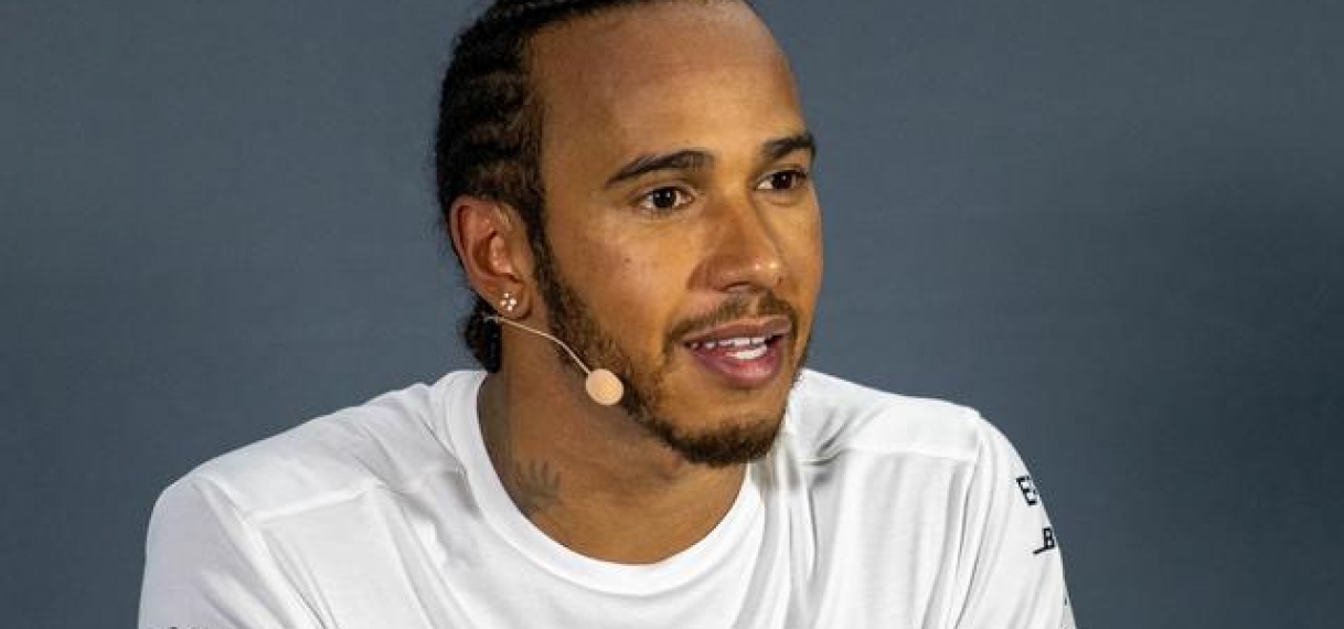 Hamilton merkt dat er nu meer wordt gedaan in strijd tegen racisme