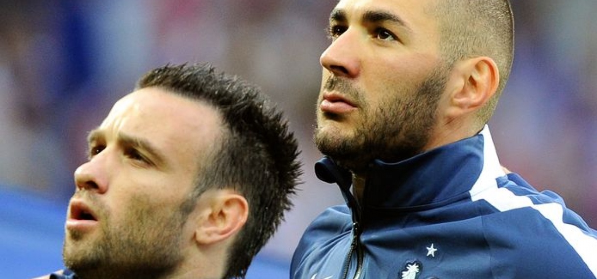 Franse aanklagers willen Benzema laten berechten voor afpersen Valbuena