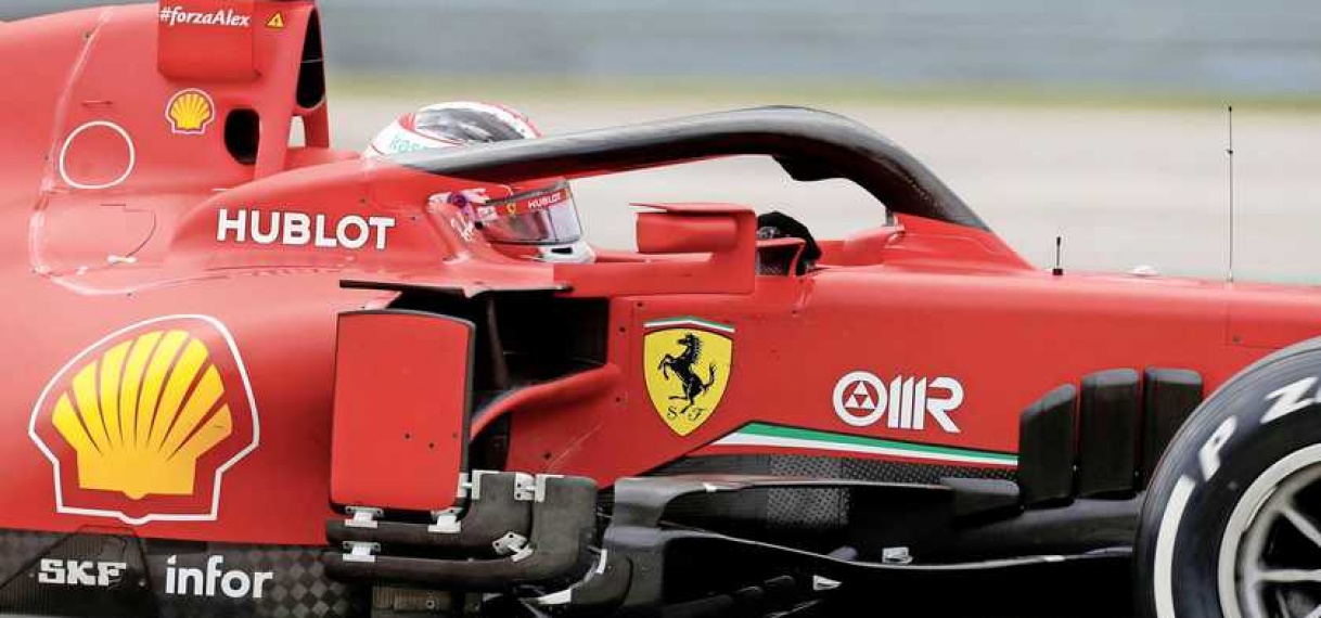 F1-renstal Ferrari grijpt in na povere start.