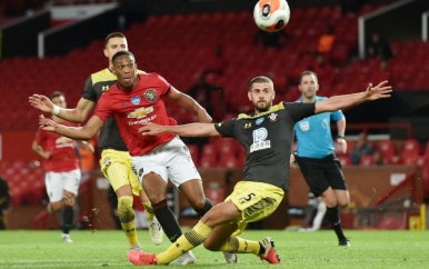 ManUnited geeft zege weg in blessuretijd.