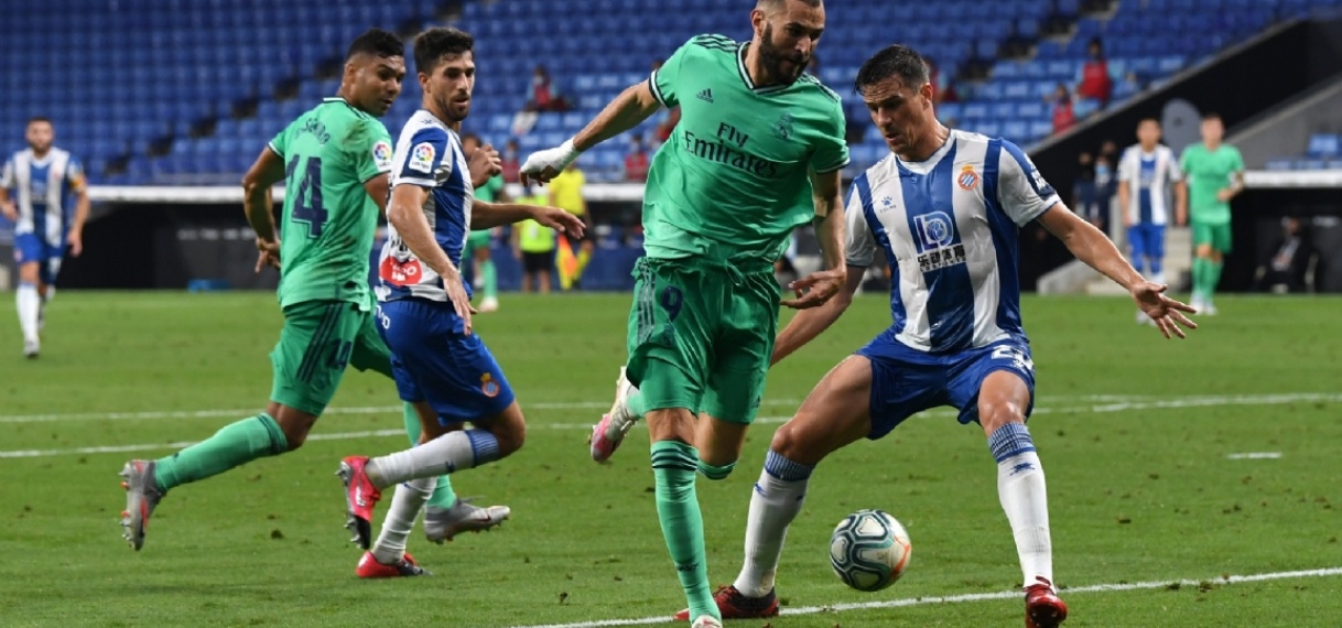 Real heeft na winst op Granada nog één zege nodig voor landstitel.