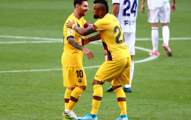 Barça wint bij Valladolid dankzij assist Messi en goal Vidal.