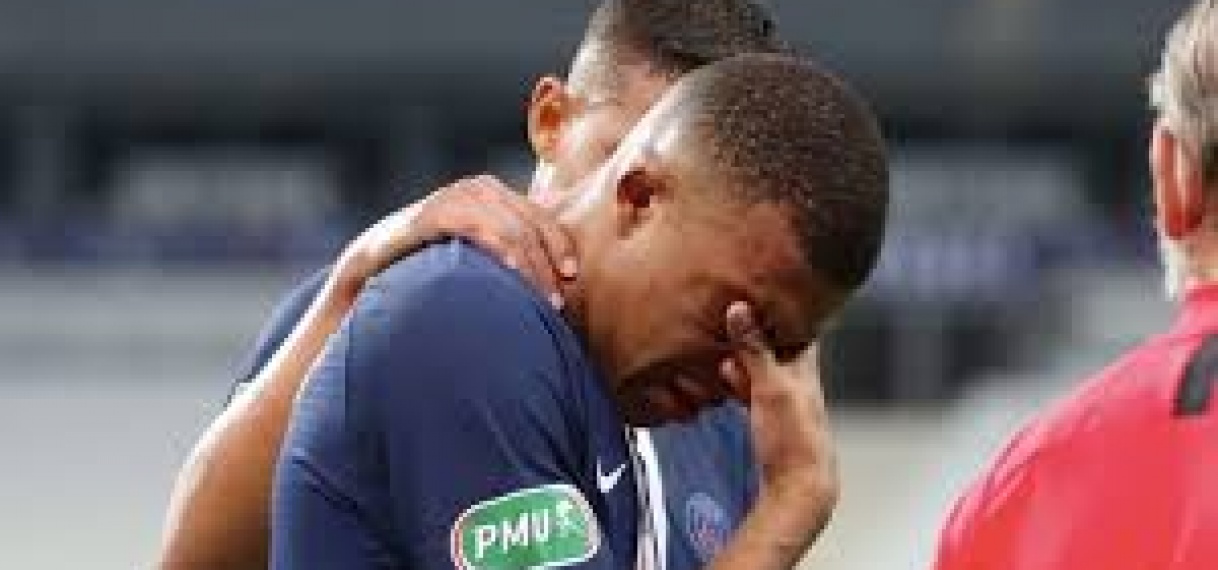 MBAPPE STAAT DRIE WEKEN AAN DE KANT EN MIST CL-DEUL MET ATALANTA