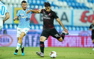 MILAN IN BLESSURETIJD NAAST TIEN MAN VAN LAAGVLIEGER SPAL