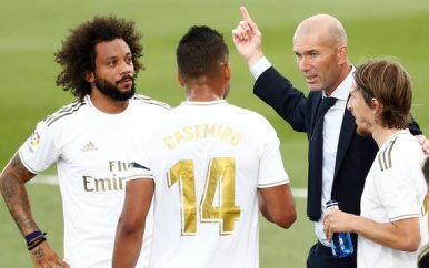 Zidane nadert elfde prijs: ‘Geen meestertacticus, maar beste coach voor Real’