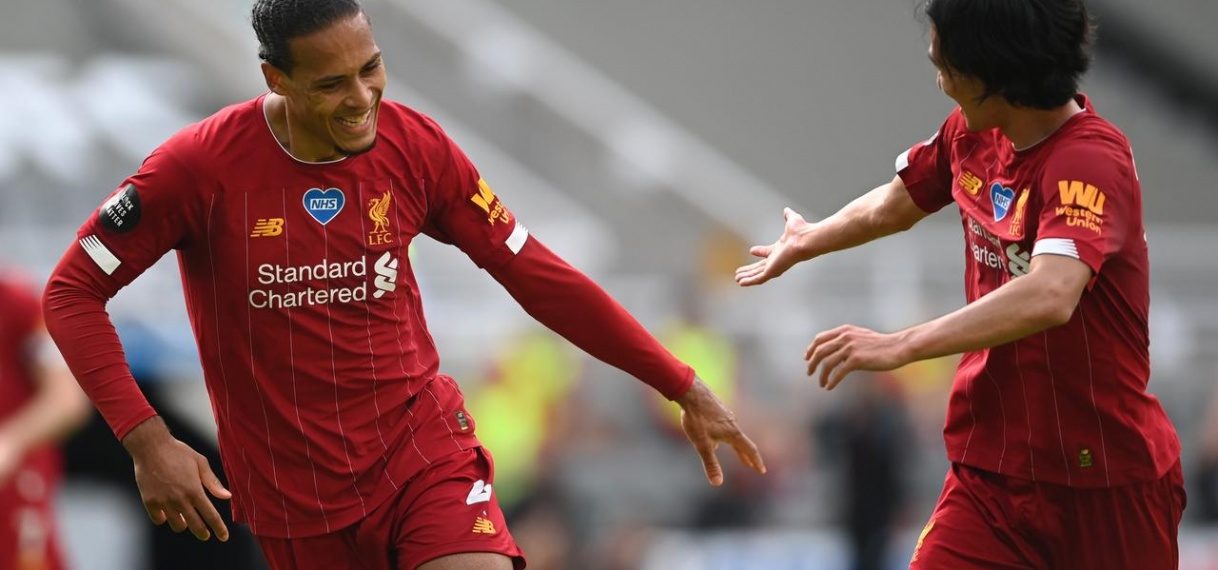 Klopp prijst ‘heel speciale’ Van Dijk voor sterk seizoen bij Liverpool