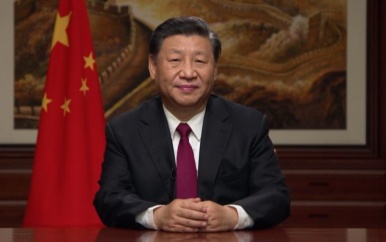 President Xi Jinping feliciteert president Santokhi met nieuw ambt