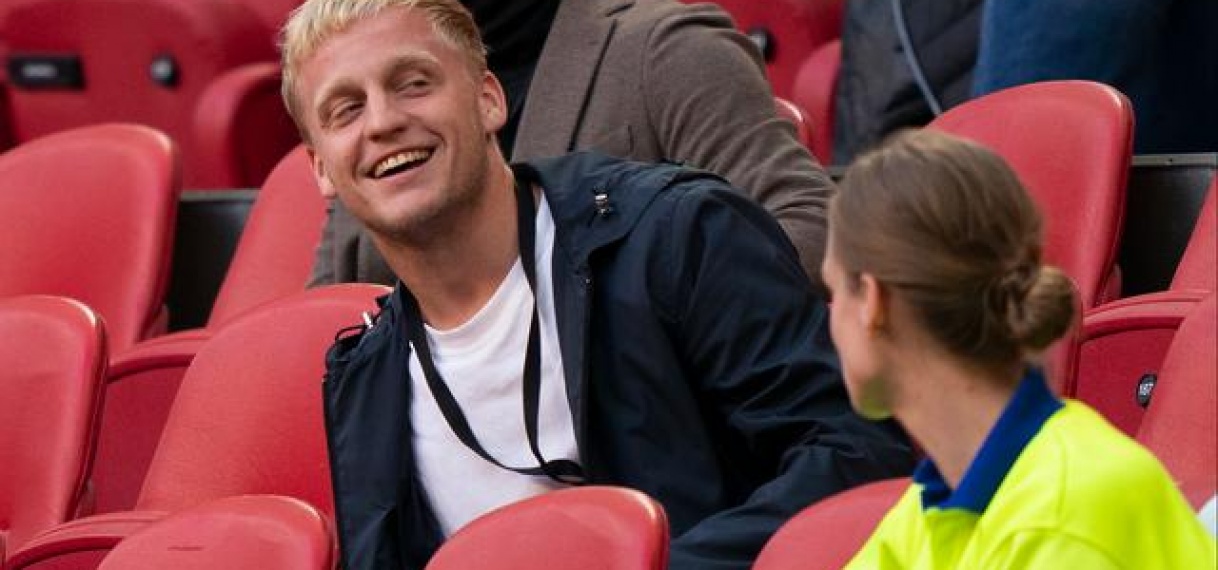 Van de Beek ontbreekt in oefenduel Ajax vanwege transferontwikkelingen