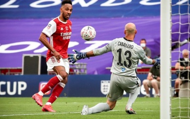 Arsenal toch nog Europa League in door goals Aubameyang tegen Chelsea.