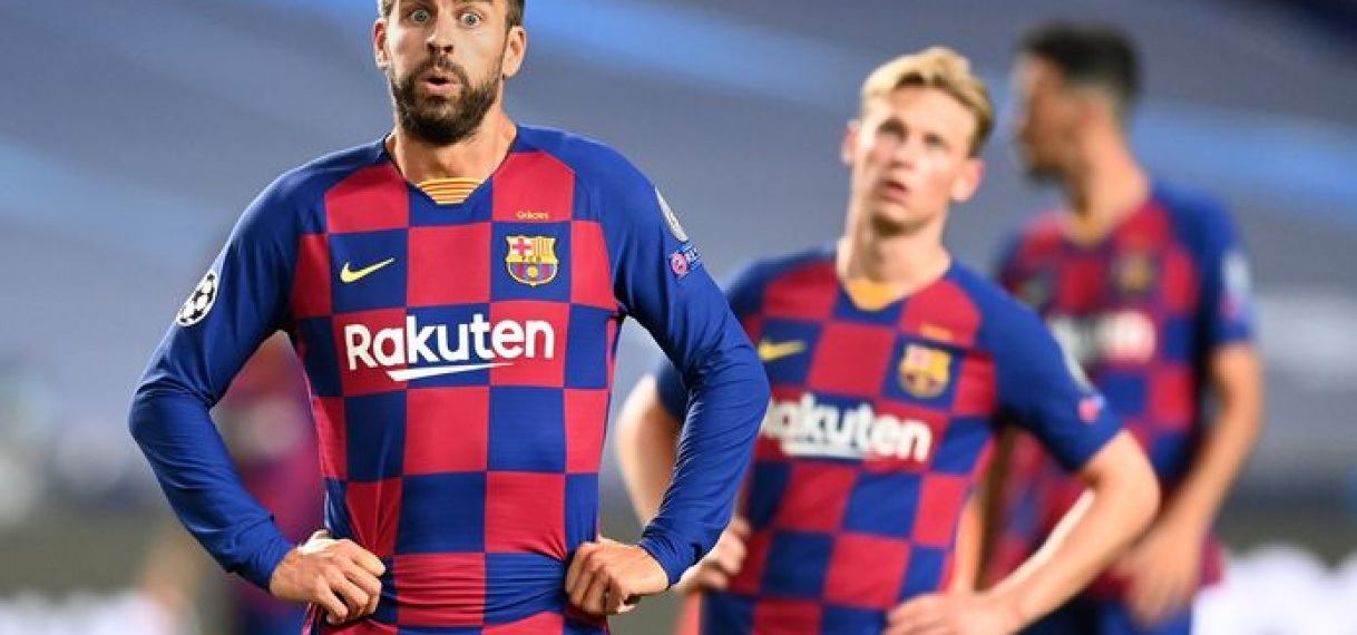 ‘Grote schoonmaak bij Barça: bijna iedereen mag vertrekken’ DE JONG BLIJFT HOE DAN OOK