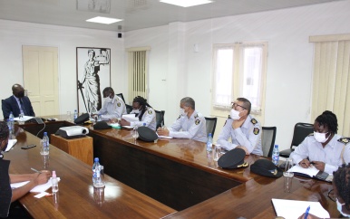 Minister Amoksi maakt kennis met leiding KPA