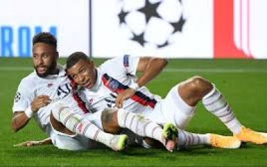 PSG-coach Tuchel hoopt dat Mbappé hele wedstrijd kan spelen tegen Leipzig