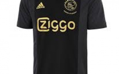 AJAX PRESENTEERT DERDE TENU ALS ODE AAN EERSTE EUROPACUP I-WINST