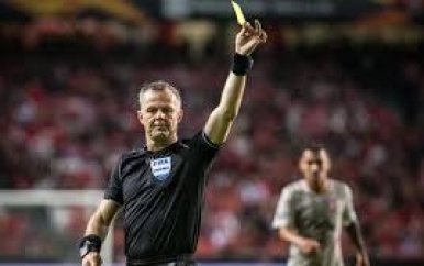 Kuipers fluit Sevilla-AS Roma in Europa League, Makkelie leidt duel van Bosz