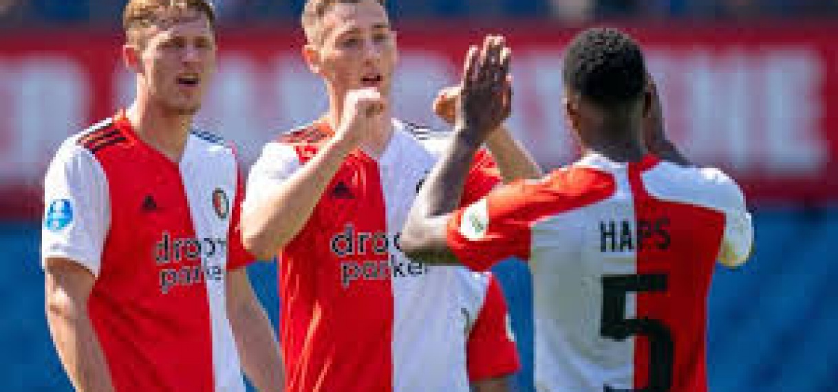 FEYENOORD DANKZIJ STERKE START LANGS SPARTA, LAAMERS BELANGRIJK VOOR PSV
