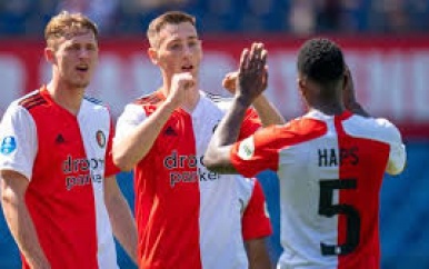 FEYENOORD DANKZIJ STERKE START LANGS SPARTA, LAAMERS BELANGRIJK VOOR PSV