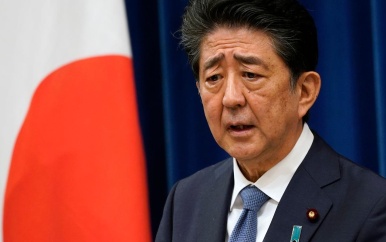 Langstzittende Japanse premier Abe treedt af vanwege gezondheid
