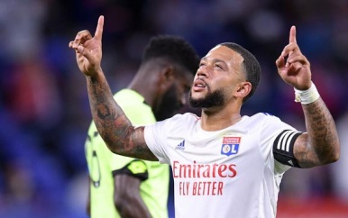 Memphis leidt Lyon met hattrick naar winst in eerste competitieduel