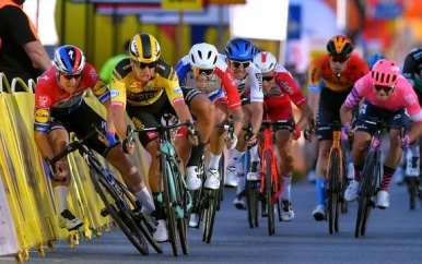 UCI VEROORDEELT’ GEVAARLIJKE ACTIE ‘ GROENEWEGEN, EXCUSES VAN JUMBO-VISMA