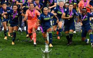 Vrouwen Lyon willen na CL-winst record Real Madrid uit jaren 50 verbeteren