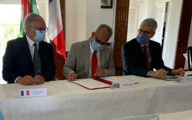 Suriname en Frans-Guyana versterken samenwerking