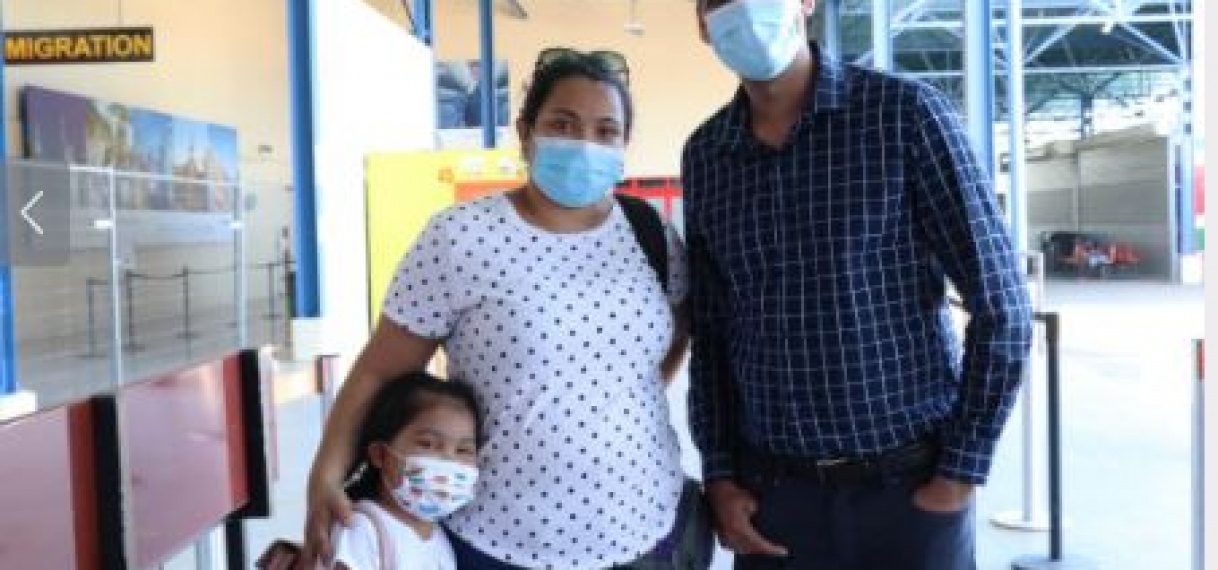 Minister Ramadhin wenst Jaleyah Jubithana beterschap toe