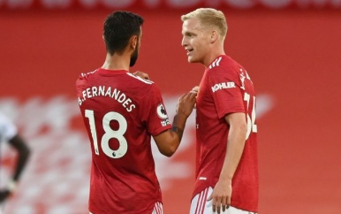 ‘Slimme’ Van de Beek enig lichtpunt bij droevig ManUnited