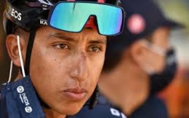 Titelverdediger Bernal mist perspectief en verlaat Tour de France