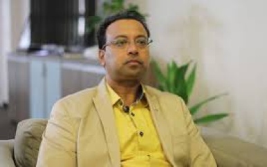 MINISTER NURMOHAMED MAAKT KENNIS MET BESTUUR PLANTAGE HANOVER EN MAWAKABO