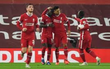 Liverpool wint ook topper van Arsenal, Tete valt uit bij verliezend Fulham