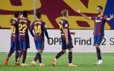 Busquets prijst aanpak Koeman bij Barcelona: ‘We voelen ons er goed bij’