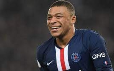 ‘Mbappé informeert PSG over vertrek en richt pijlen op twee topcompetities’