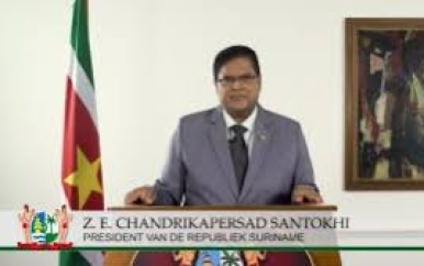Regering wil normalisatie vliegverkeer Suriname-Nederland