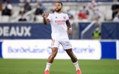 Veelbesproken invaller Memphis scoort, maar gaat onderuit met Lyon