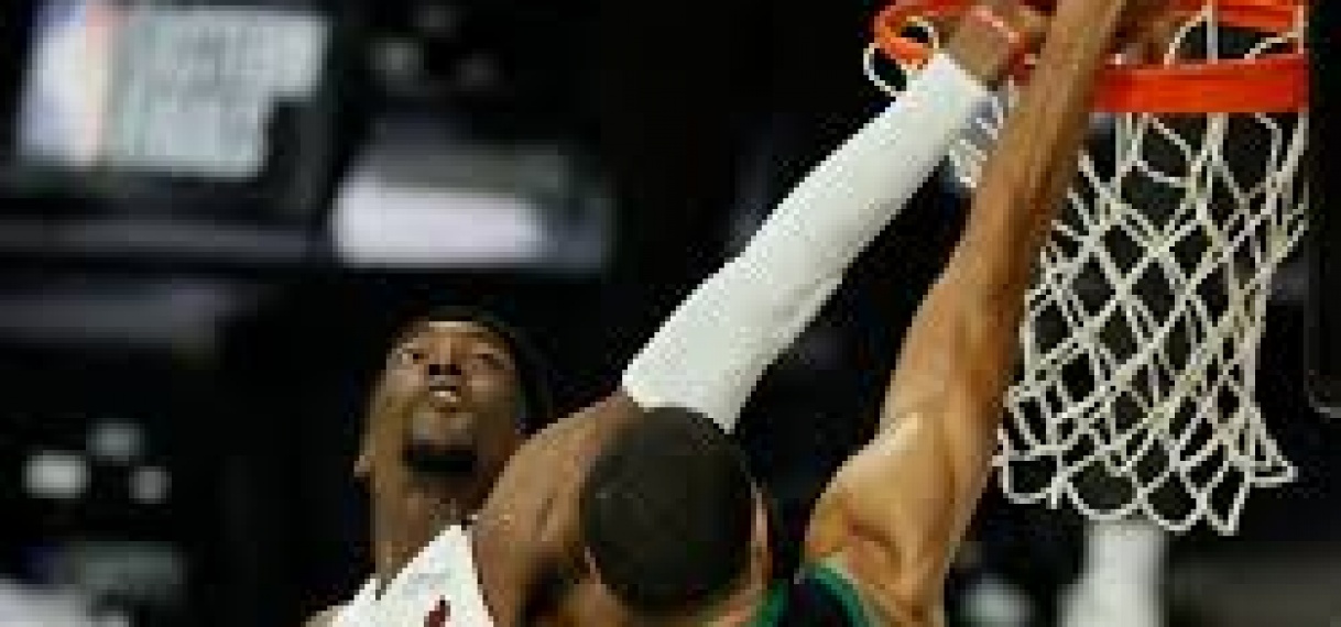 Miami Heat start finale met nipte zege, Nuggets verrassen Clippers en halen finale