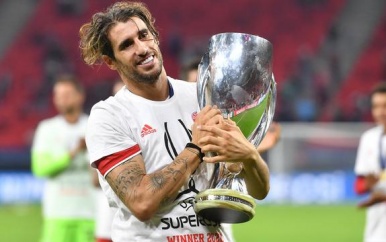 Winnende goal lijkt fraai afscheid bij Bayern voor ‘Mister Super Cup’ Martínez