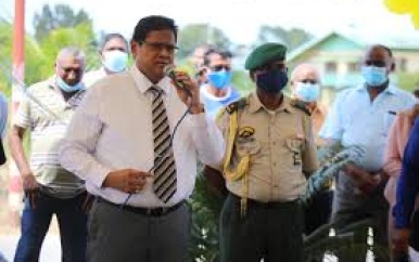 President Santokhi belooft oplossing boedelvraagstuk