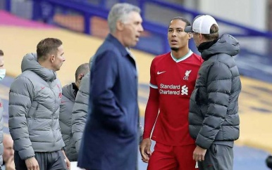 Liverpool vreest voor kruisbandblessure Virgil van Dijk.