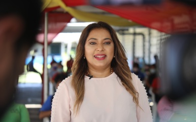 First lady bezoekt scholen op eerste schooldag