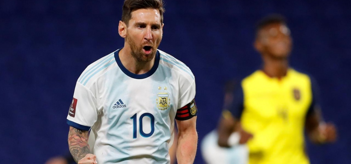 Argentinië wint dankzij Messi in WK-kwalificatie, Suárez scoort voor Uruguay