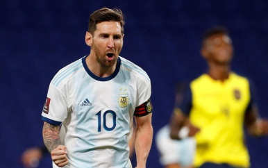 Argentinië wint dankzij Messi in WK-kwalificatie, Suárez scoort voor Uruguay