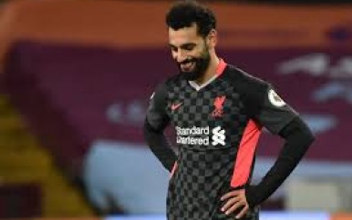 Salah verdedigt dakloze man en geeft hem 100 pond: ‘Wat een legende’