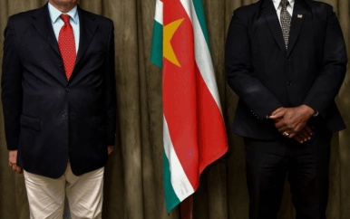 Franse Ambassadeur bespreekt  samenwerkings mogelijkheden met  de Vicepresident
