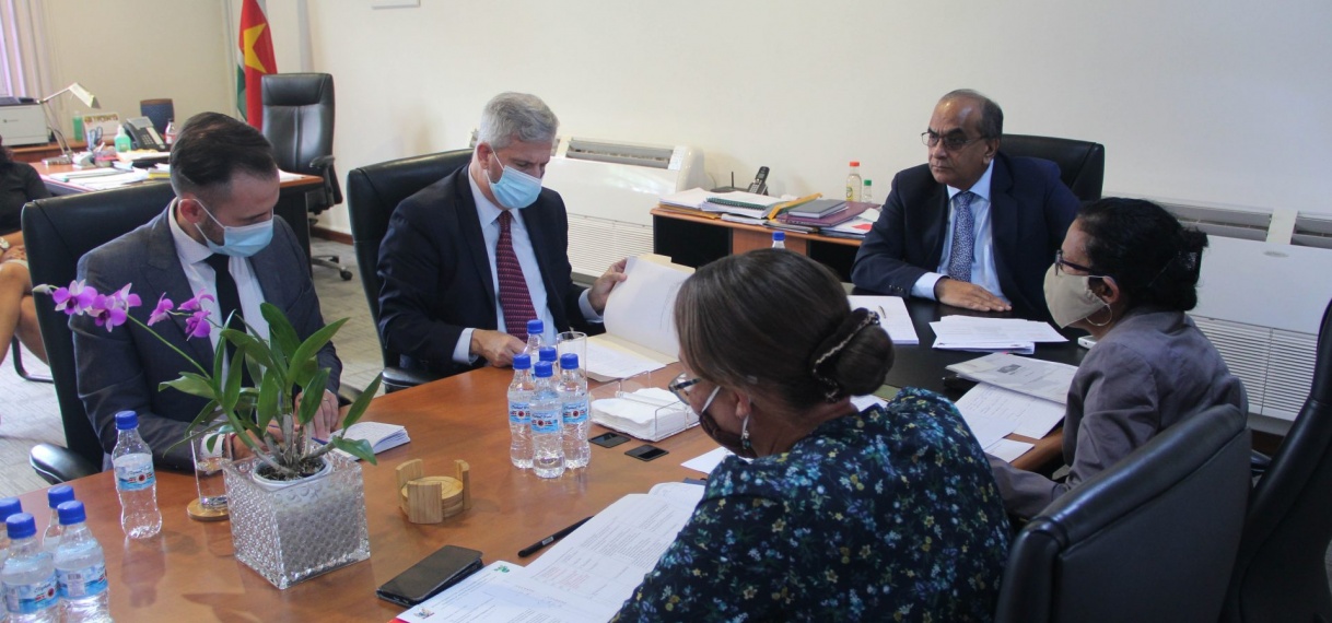 Braziliaanse ambassadeur brengt kennismakingsbezoek aan minister LVV