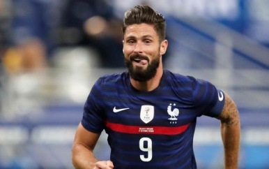 Giroud trots op achterhalen Platini: ‘Dacht nog aan hem toen ik scoorde’