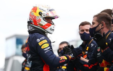Verstappen blij met plek twee: ‘Snelheid was goed, maar Hamilton was beter’