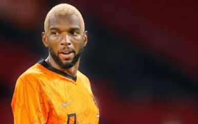 Babel reist vanwege positieve coronatest niet met Oranje af naar Polen