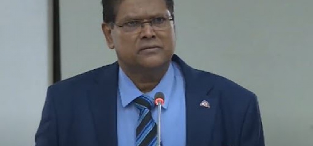 President Santokhi test positief op COVID-19