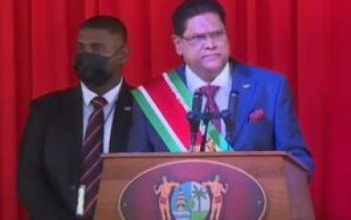 Suriname staat er als land